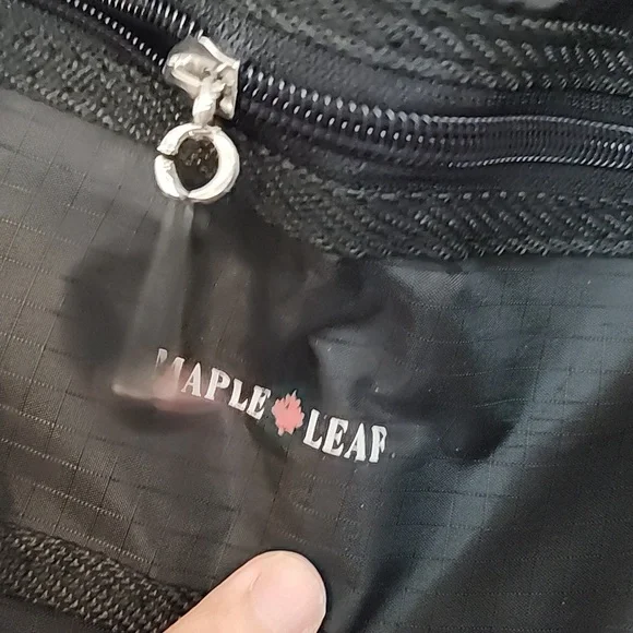 Maple leaf packable adjustable shoukder strap - Picture 2 of 9